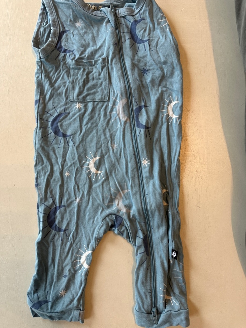 Kyte BABY Blue Moon & Stars Zip Romper